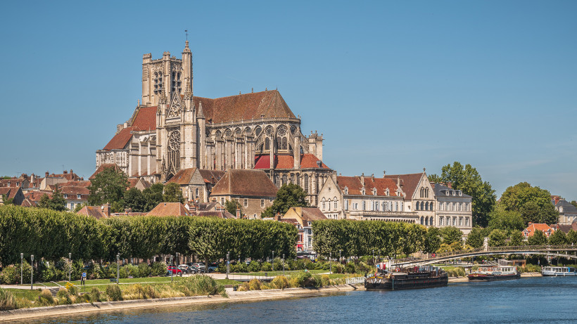 beautiful shot auxerre cathedral near yonne river sunny afternoon france