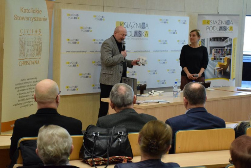 Spotkanie autorskie z Krzysztofem Kuczkowskim – Laureatem XXIV Ogólnopolskiej Nagrody Literackiej im. Franciszka Karpińskiego