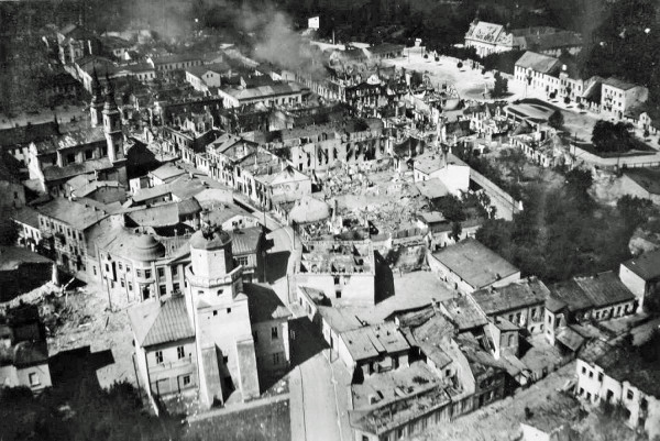 Zniszczenia1939_0__ResizedImageWzYwMCw0MDFd
