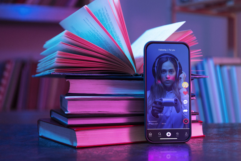 Booktok – gdzie znaleźć polecenia dotyczące książek?